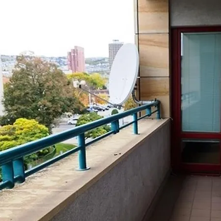 'active Life' - Hockey, Football And Basketball Stadium, Vivo Shopping Center - Parking And Air Conditioned Bratislava