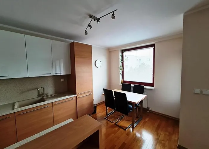 'active Life' - Hockey, Football And Basketball Stadium, Vivo Shopping Center - Parking And Air Conditioned Apartament Bratysława