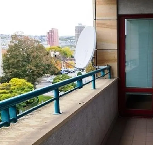 'active Life' - Hockey, Football And Basketball Stadium, Vivo Shopping Center - Parking And Air Conditioned Bratysława