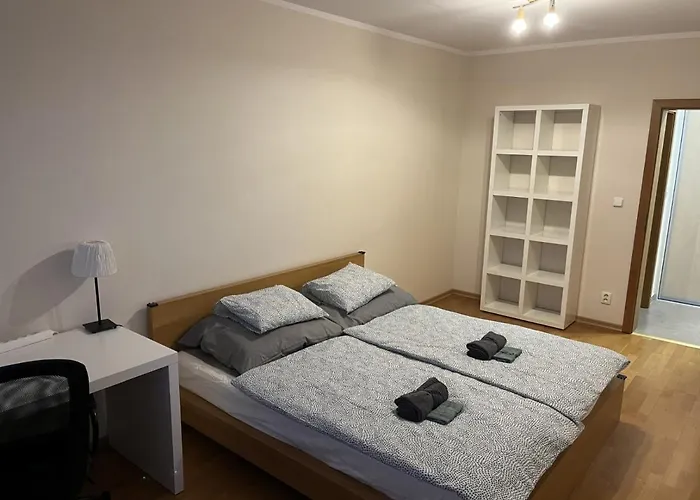 'active Life' - Hockey, Football And Basketball Stadium, Vivo Shopping Center - Parking And Air Conditioned Bratysława