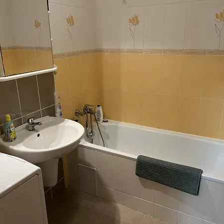 'active Life' - Hockey, Football And Basketball Stadium, Vivo Shopping Center - Parking And Air Conditioned *