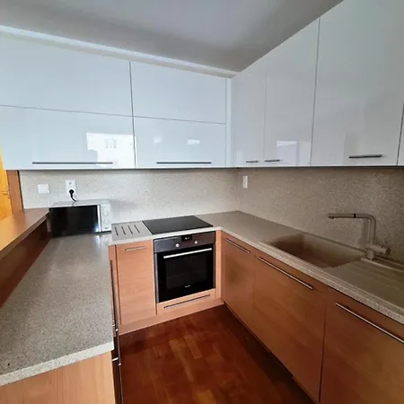 'active Life' - Near To Hockey, Football And Basketball Stadium, Vivo Shopping Center - Air Conditioned *