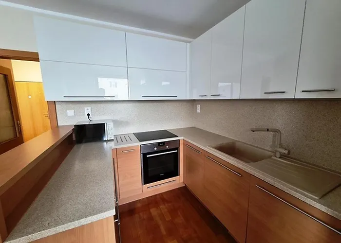 'active Life' - Hockey, Football And Basketball Stadium, Vivo Shopping Center - Parking And Air Conditioned *